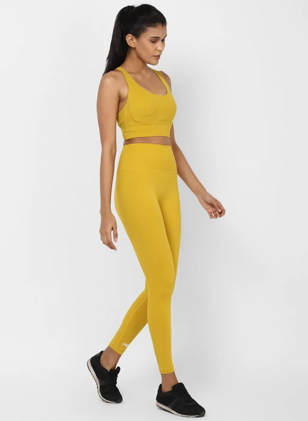 Naina Yoga Set